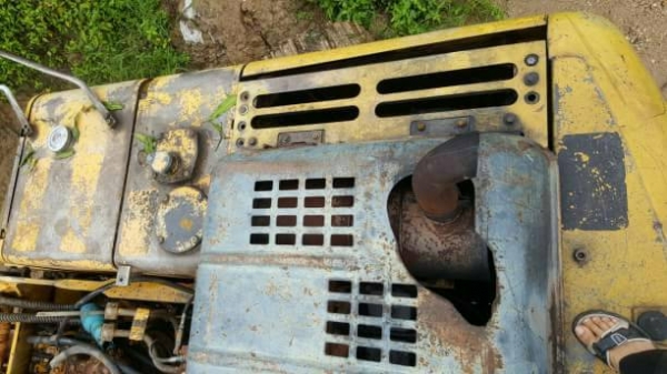 KOMATSU PC 200-6 เครื่องคัมมิ้นเอกสารชุดจดทะเบียน ราคา 650,000 รถเชียงใหม่