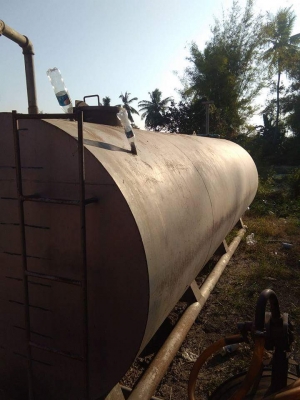 ถังน้ำมันดีเซลขนาด 10,000 ลิตร (ขายถูกๆ)ความหนา4mm. ถังสภาพสวยไม่มีผุ มีสกีขาตั้งเรียบร้อย พร้อมขายค่ะ ถังน้ำมันดีเซลขนาด 10,000 ลิตร (ขายถูกๆ)ความหนา4mm. ถังสภาพสวยไม่มีผุ มีสกีขาตั้งเรียบร้อย พร้อมขายค่ะ