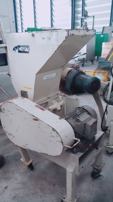 ขายเครื่องโม่พลาสติก 2 แรงม้ากับ3 แรงม้าทั้งหมด 6 เครื่องรอบช้า 2รอบเร็ว4รวม 6เครื่อง110,000 บาท ขายเครื่องโม่พลาสติก 2 แรงม้ากับ3 แรงม้าทั้งหมด 6 เครื่องรอบช้า 2รอบเร็ว4รวม 6เครื่อง110,000 บาท