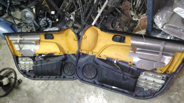 แผงในประตูโตโยต้าae110