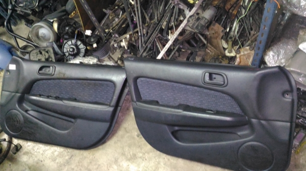 แผงในประตูโตโยต้าae110