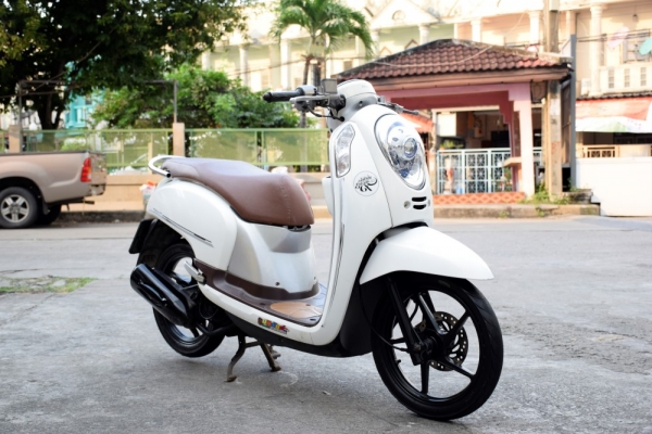 Scoopy i ล้อแมค 2013 รถบ้านมือเดียว สด-ผ่อน รูดบัตรได้ Scoopy i ล้อแมค 2013 รถบ้านมือเดียว สด-ผ่อน รูดบัตรได้