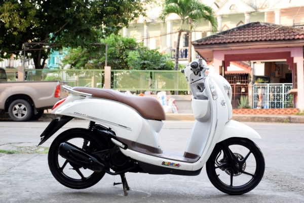 Scoopy i ล้อแมค 2013 รถบ้านมือเดียว สด-ผ่อน รูดบัตรได้ Scoopy i ล้อแมค 2013 รถบ้านมือเดียว สด-ผ่อน รูดบัตรได้