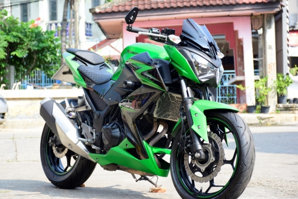 Z300 2015 รถบ้านแท้ เจ้าของคนเดียว มีของแต่ง รูดบัตรได้ Z300 2015 รถบ้านแท้ เจ้าของคนเดียว มีของแต่ง รูดบัตรได้