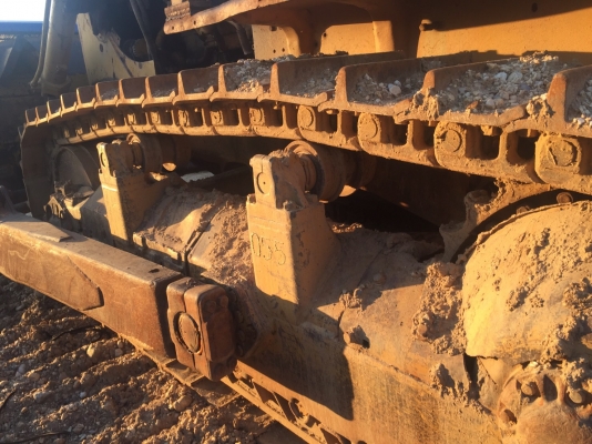 ขาย 1,250,000 รถแทรคเตอร์ CAT D9G ซื้อเก่านอกมา 1 ปี ทำงานน้อยมาก เครื่องดี เกียร์ทอคร์แรง ลิปเปอร์หลัง ช่วงล่างแน่นจากนอก เอกสารเล่มทะเบียน  รถอยู่  ลำปาง โทร 0610710295