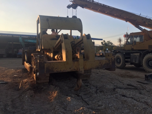 ขาย 1,250,000 รถแทรคเตอร์ CAT D9G ซื้อเก่านอกมา 1 ปี ทำงานน้อยมาก เครื่องดี เกียร์ทอคร์แรง ลิปเปอร์หลัง ช่วงล่างแน่นจากนอก เอกสารเล่มทะเบียน  รถอยู่  ลำปาง โทร 0610710295