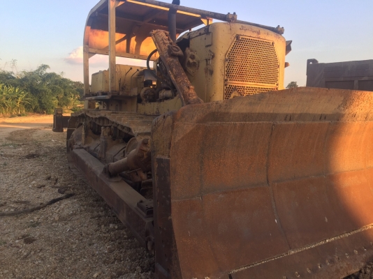 ขาย 1,250,000 รถแทรคเตอร์ CAT D9G ซื้อเก่านอกมา 1 ปี ทำงานน้อยมาก เครื่องดี เกียร์ทอคร์แรง ลิปเปอร์หลัง ช่วงล่างแน่นจากนอก เอกสารเล่มทะเบียน  รถอยู่  ลำปาง โทร 0610710295