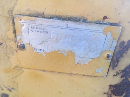 ขาย 1,250,000 รถแทรคเตอร์ CAT D9G ซื้อเก่านอกมา 1 ปี ทำงานน้อยมาก เครื่องดี เกียร์ทอคร์แรง ลิปเปอร์หลัง ช่วงล่างแน่นจากนอก เอกสารเล่มทะเบียน  รถอยู่  ลำปาง โทร 0610710295