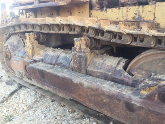 ขาย 1,250,000 รถแทรคเตอร์ CAT D9G ซื้อเก่านอกมา 1 ปี ทำงานน้อยมาก เครื่องดี เกียร์ทอคร์แรง ลิปเปอร์หลัง ช่วงล่างแน่นจากนอก เอกสารเล่มทะเบียน  รถอยู่  ลำปาง โทร 0610710295