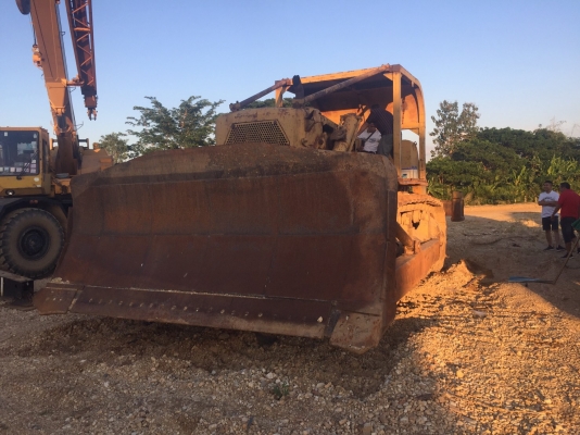 ขาย 1,250,000 รถแทรคเตอร์ CAT D9G ซื้อเก่านอกมา 1 ปี ทำงานน้อยมาก เครื่องดี เกียร์ทอคร์แรง ลิปเปอร์หลัง ช่วงล่างแน่นจากนอก เอกสารเล่มทะเบียน  รถอยู่  ลำปาง โทร 0610710295