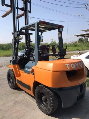 ขาย FORKLIFT TOYOTA  3.5 ตัน  รุ่น  7