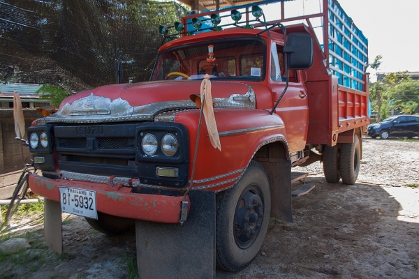 ขาย 6 ล้อดั้ม หัวยาว isuzu