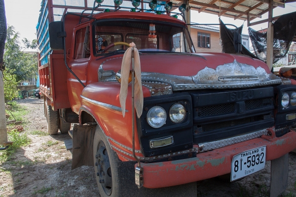 ขาย 6 ล้อดั้ม หัวยาว isuzu