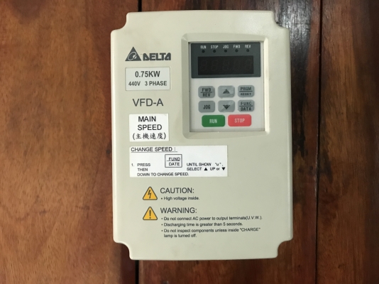 ขาย Inverter Delta 1HP. 380V ปรับรอบมอเตอร์ สภาพสวยตัดจากตู้ พร้อมใช้งาน