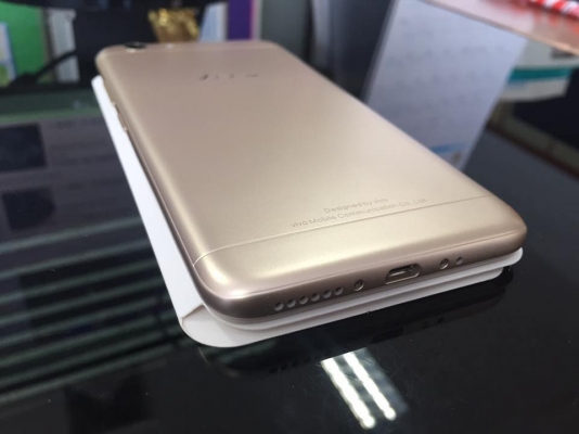 ขายโทรศัพท์ VIVO Y53 สภาพ 90 \% ราคา 3,500