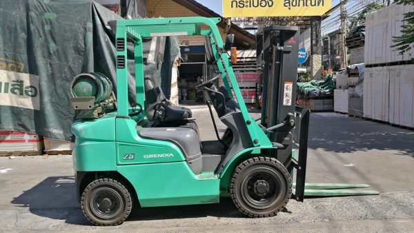 ขาย Mitsubishi 2.5ตัน รถใหม่ป้ายแดง ค้างสต็อค **ใช้งานมาแค่2.6ชั่วโมง**