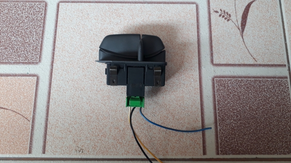 สวิทช์ เปิดฝาน้ำมัน+ฝาท้าย VOLVO