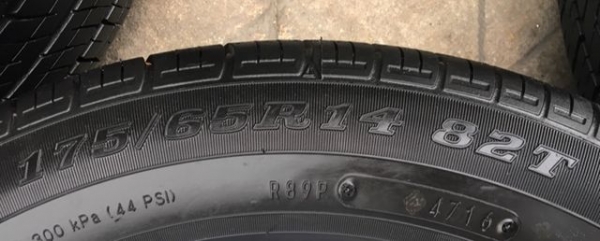 ยางป้ายแดง Dunlop 175-65-14 ปลายปี 16 ยางป้ายแดง Dunlop 175-65-14 ปลายปี 16