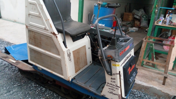 รถตีนตะขาบ ไอซากิ2สูบดีเซล13แรง เครื่องสภาพดีใหม่ ใช้งานไป700กว่าชั่วโมง