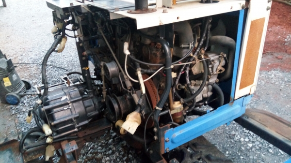 รถตีนตะขาบ ไอซากิ2สูบดีเซล13แรง เครื่องสภาพดีใหม่ ใช้งานไป700กว่าชั่วโมง