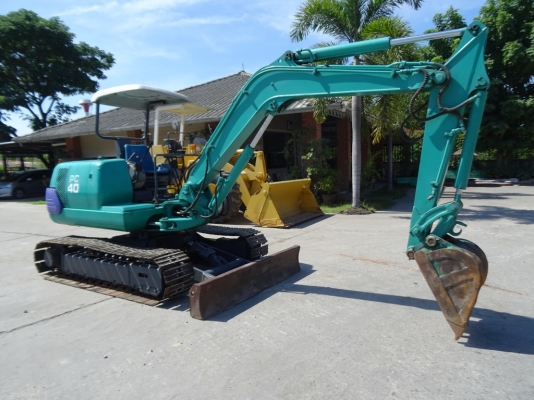 รถขุด Komatsu PC40-7 บริษัท วีพีที แมชชีนเนอรี่ จำกัด