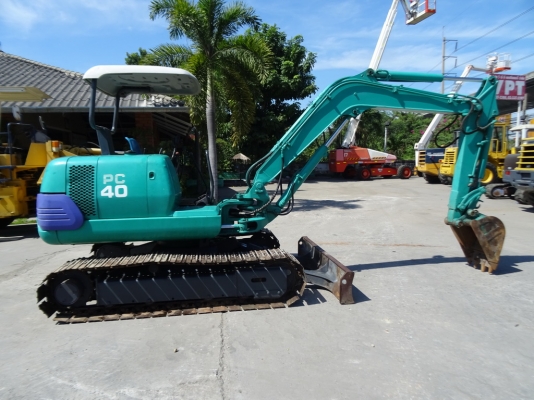 รถขุด Komatsu PC40-7 บริษัท วีพีที แมชชีนเนอรี่ จำกัด