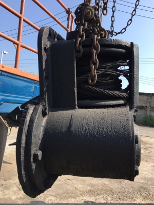 วิ๊นติดท้ายรถแทรคเตอร์  ตีนตะขาบ ยก - ลาก - ดึง  รับน้ำหนักได้ราว 80 ตัน