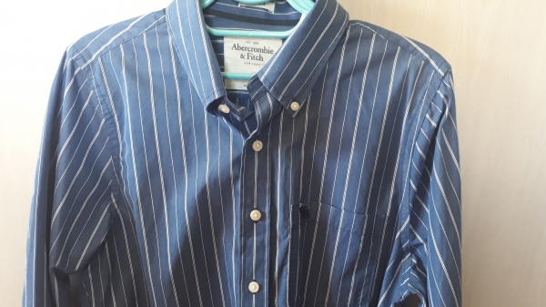 เสื้อเชิ้ตแขนยาว Abercrombie &amp; Fitch สีนำเงิน Size L