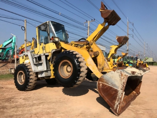 ขายรถตักล้อยาง KOMATSU WA300-3 รถนอกนำเข้าเองจากญี่ปุ่น สภาพสวยพร้อมใช้งาน มีVDOการทำงานครับ ขายรถตักล้อยาง KOMATSU WA300-3 รถนอกนำเข้าเองจากญี่ปุ่น สภาพสวยพร้อมใช้งาน มีVDOการทำงานครับ