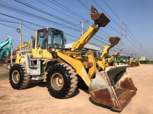 ขายรถตักล้อยาง KOMATSU WA300-3 รถนอกนำเข้าเองจากญี่ปุ่น สภาพสวยพร้อมใช้งาน มีVDOการทำงานครับ ขายรถตักล้อยาง KOMATSU WA300-3 รถนอกนำเข้าเองจากญี่ปุ่น สภาพสวยพร้อมใช้งาน มีVDOการทำงานครับ