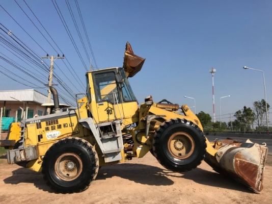 ขายรถตักล้อยาง KOMATSU WA300-3 รถนอกนำเข้าเองจากญี่ปุ่น สภาพสวยพร้อมใช้งาน มีVDOการทำงานครับ ขายรถตักล้อยาง KOMATSU WA300-3 รถนอกนำเข้าเองจากญี่ปุ่น สภาพสวยพร้อมใช้งาน มีVDOการทำงานครับ