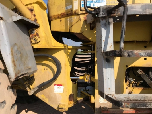 ขายรถตักล้อยาง KOMATSU WA300-3 รถนอกนำเข้าเองจากญี่ปุ่น สภาพสวยพร้อมใช้งาน มีVDOการทำงานครับ ขายรถตักล้อยาง KOMATSU WA300-3 รถนอกนำเข้าเองจากญี่ปุ่น สภาพสวยพร้อมใช้งาน มีVDOการทำงานครับ