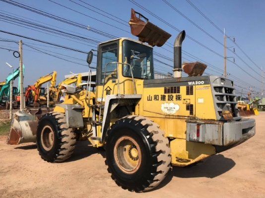 ขายรถตักล้อยาง KOMATSU WA300-3 รถนอกนำเข้าเองจากญี่ปุ่น สภาพสวยพร้อมใช้งาน มีVDOการทำงานครับ ขายรถตักล้อยาง KOMATSU WA300-3 รถนอกนำเข้าเองจากญี่ปุ่น สภาพสวยพร้อมใช้งาน มีVDOการทำงานครับ