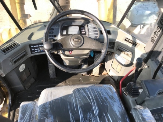 ขายรถตักล้อยาง KOMATSU WA300-3 รถนอกนำเข้าเองจากญี่ปุ่น สภาพสวยพร้อมใช้งาน มีVDOการทำงานครับ ขายรถตักล้อยาง KOMATSU WA300-3 รถนอกนำเข้าเองจากญี่ปุ่น สภาพสวยพร้อมใช้งาน มีVDOการทำงานครับ