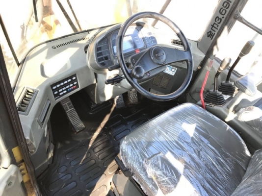 ขายรถตักล้อยาง KOMATSU WA300-3 รถนอกนำเข้าเองจากญี่ปุ่น สภาพสวยพร้อมใช้งาน มีVDOการทำงานครับ ขายรถตักล้อยาง KOMATSU WA300-3 รถนอกนำเข้าเองจากญี่ปุ่น สภาพสวยพร้อมใช้งาน มีVDOการทำงานครับ