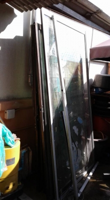 ขายประตูอลูมิเนียม+กระจก มือสอง 1. เป็นบานสวิงมี 1 บาน (มีมือดึงติดอยู่) กรอบสีชา กระจกใส กว้าง 1 เมตร ยาว 2 เมตร 2. เป็นบานสไลด์มมี 5 บาน กรอบสีชา กระจกใส กว้าง 1 เมตร ยาว 2 เมตร 3. เป็นบ้าน 4. เป็นบานสไลด์กรอบสีอลูมิเนียม กระจกใส มี 1 บาน กว้าง 1 เมตร ย ขายประตูอลูมิเนียม+กระจก มือสอง 1. เป็นบานสวิงมี 1 บาน (มีมือดึงติดอยู่) กรอบสีชา กระจกใส กว้าง 1 เมตร ยาว 2 เมตร 2. เป็นบานสไลด์มมี 5 บาน กรอบสีชา กระจกใส กว้าง 1 เมตร ยาว 2 เมตร 3. เป็นบ้าน 4. เป็นบานสไลด์กรอบสีอลูมิเนียม กระจกใส มี 1 บาน กว้าง 1 เมตร ย