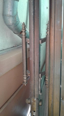 ขายประตูอลูมิเนียม+กระจก มือสอง 1. เป็นบานสวิงมี 1 บาน (มีมือดึงติดอยู่) กรอบสีชา กระจกใส กว้าง 1 เมตร ยาว 2 เมตร 2. เป็นบานสไลด์มมี 5 บาน กรอบสีชา กระจกใส กว้าง 1 เมตร ยาว 2 เมตร 3. เป็นบ้าน 4. เป็นบานสไลด์กรอบสีอลูมิเนียม กระจกใส มี 1 บาน กว้าง 1 เมตร ย