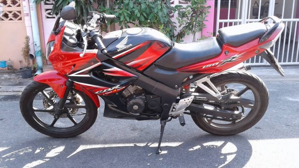 ขาย Honda CBR 150 R ปี 50 เครื่องดีเดิมๆ ไม่หลวม ไม่ควัน ไม่ดัง (รถไม่เคยคว้านหรือเปลี่ยนก้านสูบ ) ภ ขาย Honda CBR 150 R ปี 50 เครื่องดีเดิมๆ ไม่หลวม ไม่ควัน ไม่ดัง (รถไม่เคยคว้านหรือเปลี่ยนก้านสูบ ) ภ