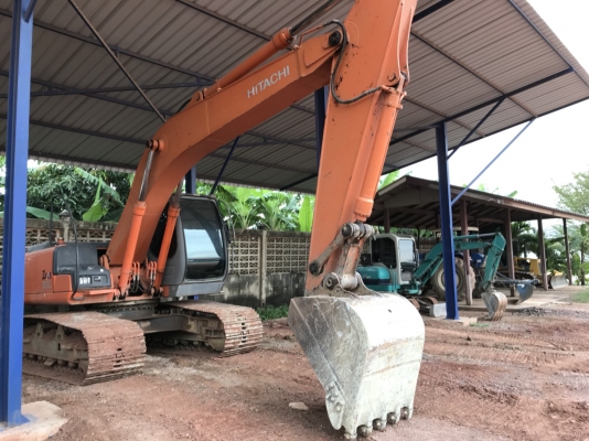 ขายด่วน!! Hitachi ZX200-1 ไมล์ ชม.9,000สภาพสวยค่ะ