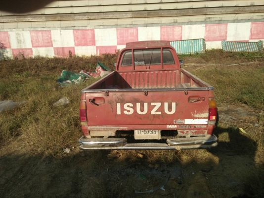 ISUZU  KB ไม่ผุ ไม่มีเครื่องเกียร์ ทะเบียนแจ้งจอด