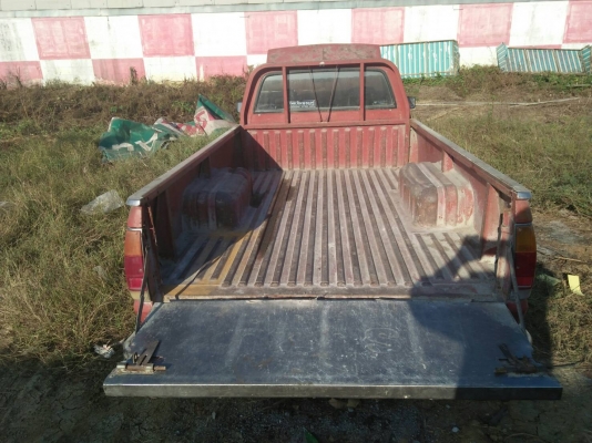 ISUZU  KB ไม่ผุ ไม่มีเครื่องเกียร์ ทะเบียนแจ้งจอด