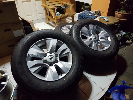 ล้อรีโว้ขอบ 17พร้อมยางบิสโตนปี17