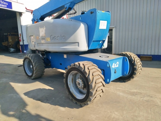 ยกสูง24เมตร GENIE Z80/60 เก่านอก ไม่เคยใช้งานในไทย 092-929-9942 ธีรเทพ