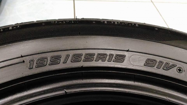 ยาง \% คัดสภาพ Dunlop LM704 195 65 15 ผลิตปี 2016 ยางสวย ดอกหนาๆ ไม่เป็นคลื่น ไม่กินข้าง วิ่งต่อได้อีกนาน ขายถูก 4 เส้น 3,000.- NET *** พร้อมบริการ ถอด ถ่วงใส่ ฟรี รับบัตรเครดิต ส่งได้ทั่วไทยค่ะ ยาง \% คัดสภาพ Dunlop LM704 195 65 15 ผลิตปี 2016 ยางสวย ดอกหนาๆ ไม่เป็นคลื่น ไม่กินข้าง วิ่งต่อได้อีกนาน ขายถูก 4 เส้น 3,000.- NET *** พร้อมบริการ ถอด ถ่วงใส่ ฟรี รับบัตรเครดิต ส่งได้ทั่วไทยค่ะ