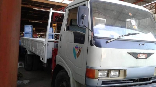 ขาย 495,000 HINO ชุปเปอร์เสี่ย (ติดเครน UNIC 3 ตัน 6 เหลี่ยม 3 ปอก 2 ชัก) เครื่อง WO4D-120 แรง หัวบาง ยางดี คัสชีสวย ยาว 5 เมตร  เอกสารเล่มทะเบียน รถอยู่  มหาสารคาม  090-772-3710 090-772-3708