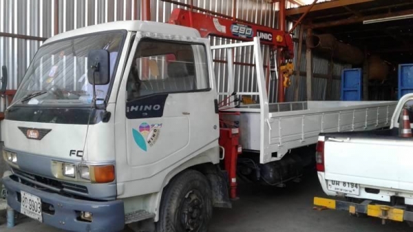 ขาย 495,000 HINO ชุปเปอร์เสี่ย (ติดเครน UNIC 3 ตัน 6 เหลี่ยม 3 ปอก 2 ชัก) เครื่อง WO4D-120 แรง หัวบาง ยางดี คัสชีสวย ยาว 5 เมตร  เอกสารเล่มทะเบียน รถอยู่  มหาสารคาม  090-772-3710 090-772-3708