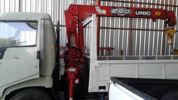 ขาย 495,000 HINO ชุปเปอร์เสี่ย (ติดเครน UNIC 3 ตัน 6 เหลี่ยม 3 ปอก 2 ชัก) เครื่อง WO4D-120 แรง หัวบาง ยางดี คัสชีสวย ยาว 5 เมตร  เอกสารเล่มทะเบียน รถอยู่  มหาสารคาม  090-772-3710 090-772-3708