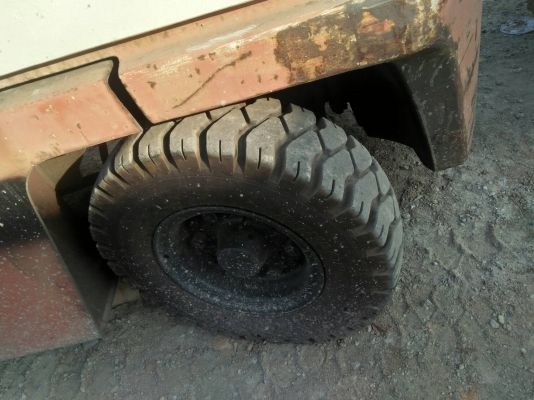 รถยกนิสสัน 4 ตัน เก่านอก