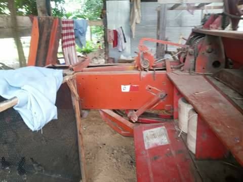 ขายตามสภาพ เครื่องอัดฟาง แมกซี่ 20  กำลังอัดอยู่ครับ