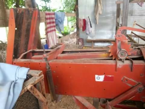 ขายตามสภาพ เครื่องอัดฟาง แมกซี่ 20  กำลังอัดอยู่ครับ